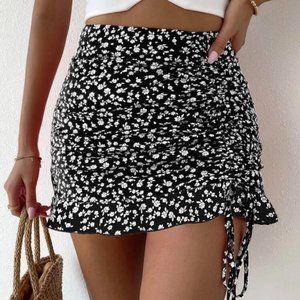 SHEIN VCAY Ditsy Floral Ruched Detail Ruffle Hem Skirt Size 8/10
